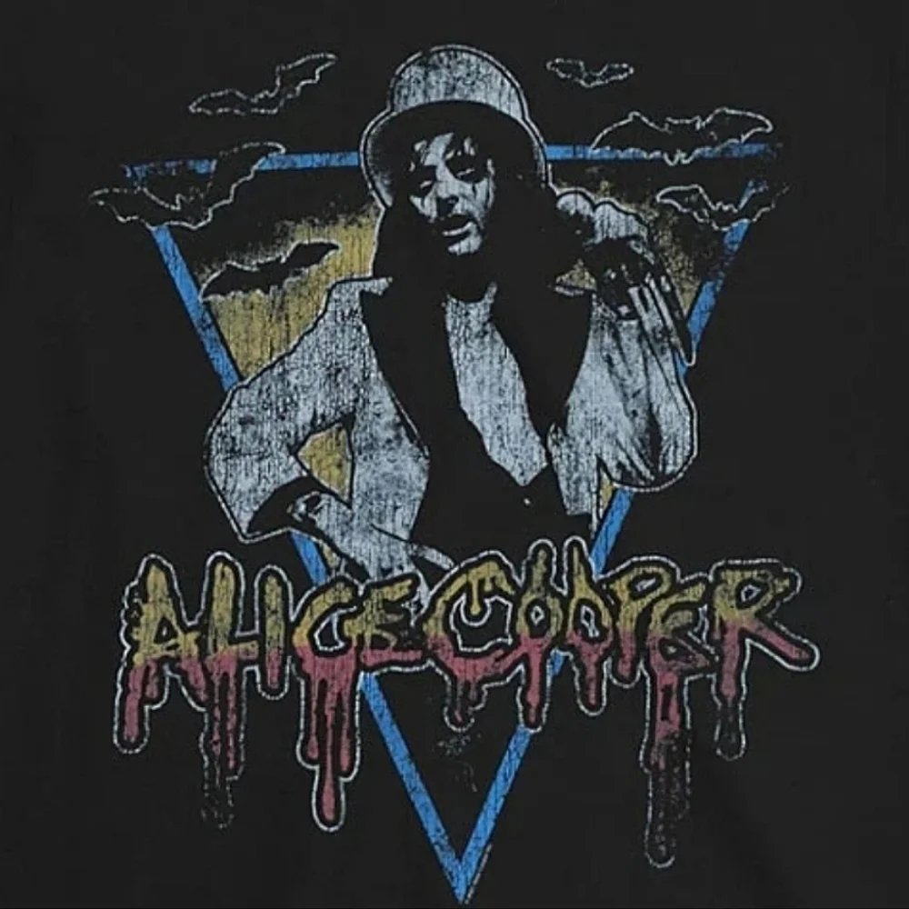 Distressed Alice Cooper Triangle Bats Black Shirt